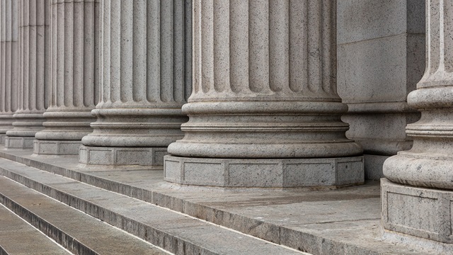 stone-pillars-row-and-stairs-detail